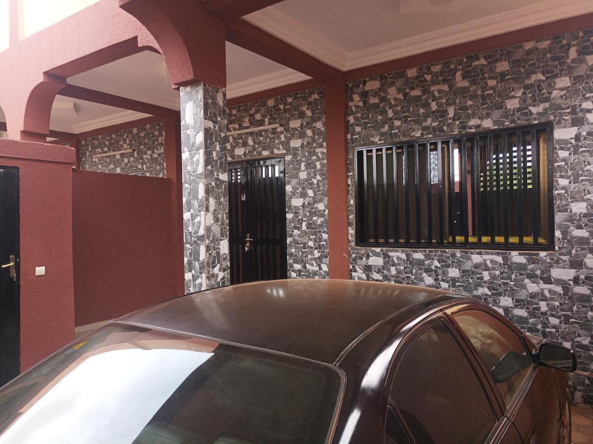 Residence Lynda Prestige วากาดูกู ภายนอก รูปภาพ