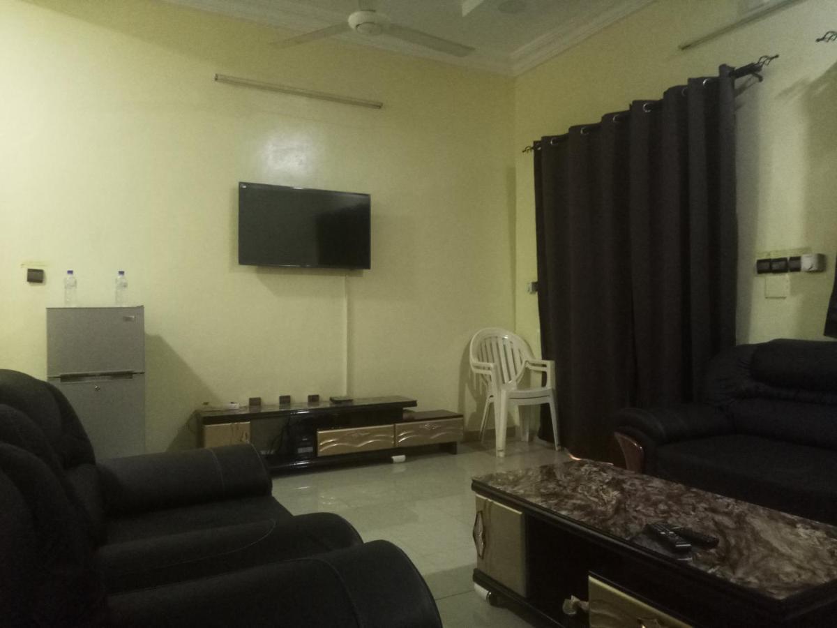 Residence Lynda Prestige วากาดูกู ภายนอก รูปภาพ