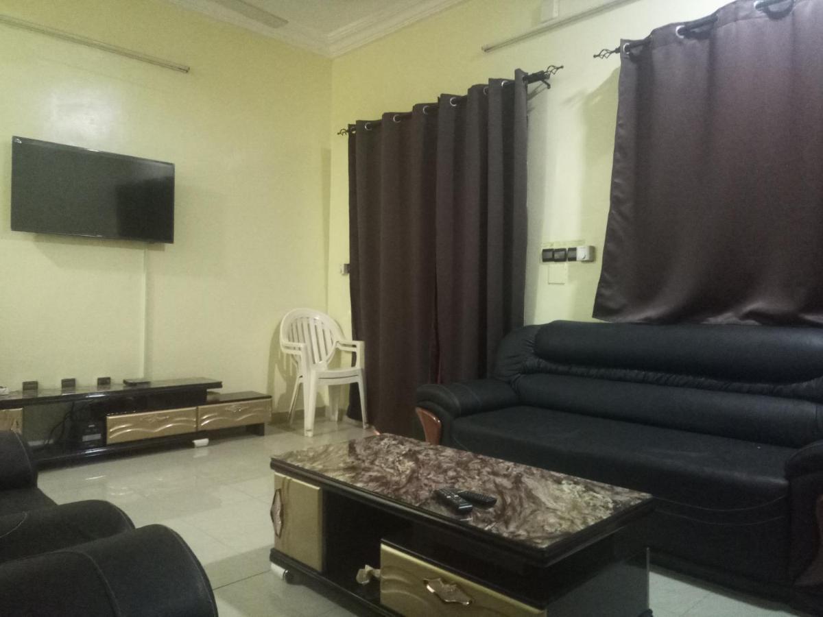 Residence Lynda Prestige วากาดูกู ภายนอก รูปภาพ