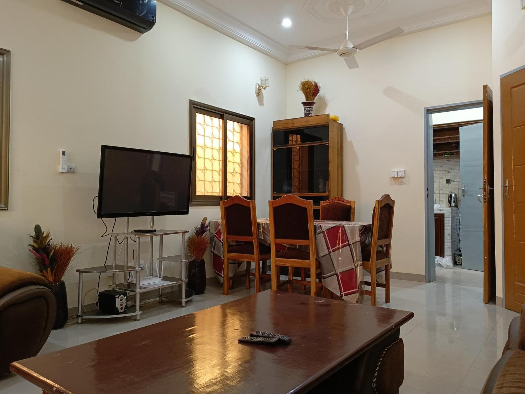 Residence Lynda Prestige วากาดูกู ภายนอก รูปภาพ